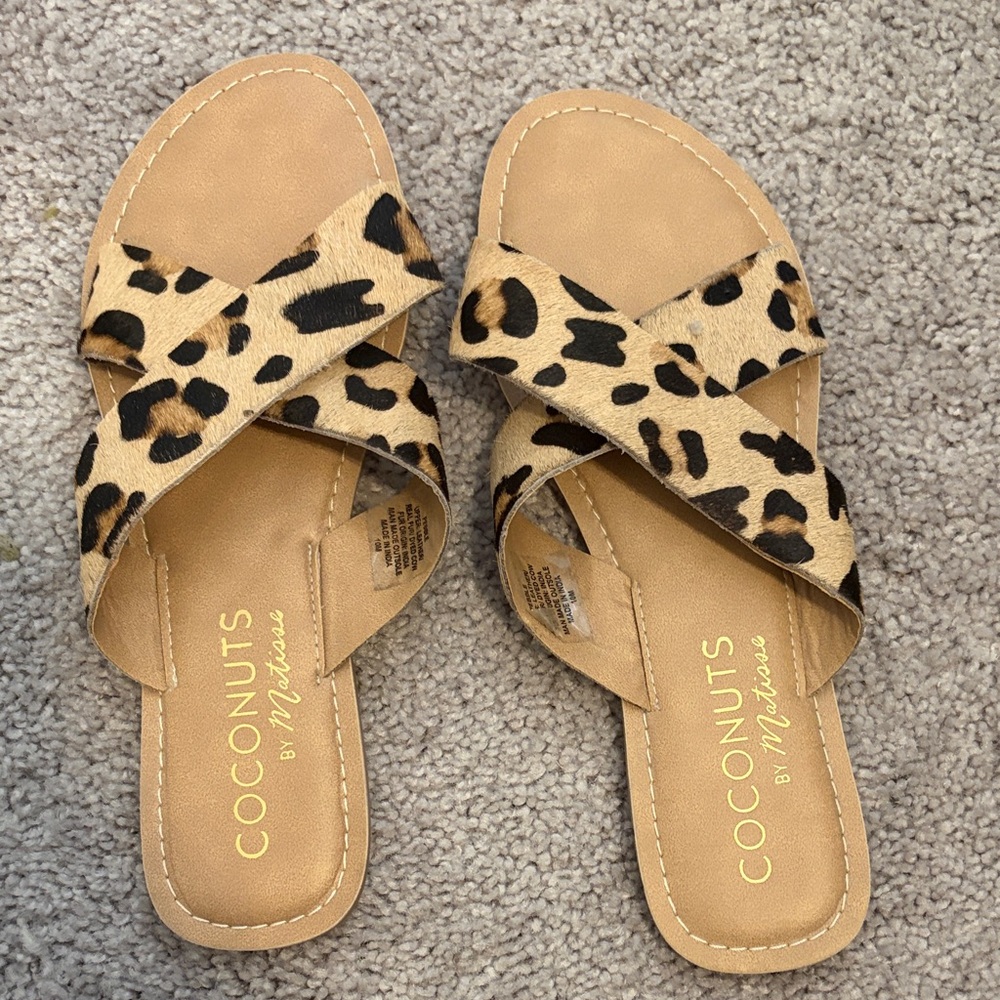 NWOT Coconuts by Matisse Leopard Pony Hair Flat Sandals